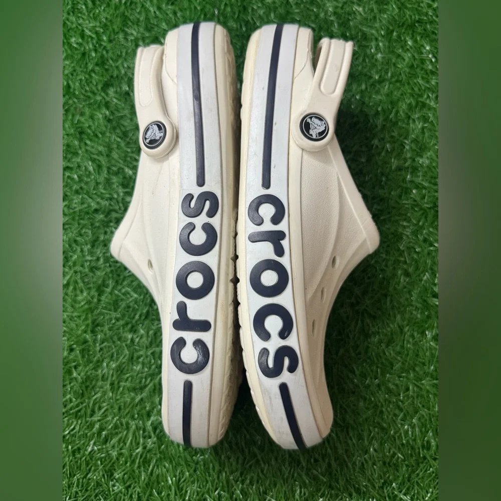 Crocs‎ Unisex White Clogs Size M-9 W-11